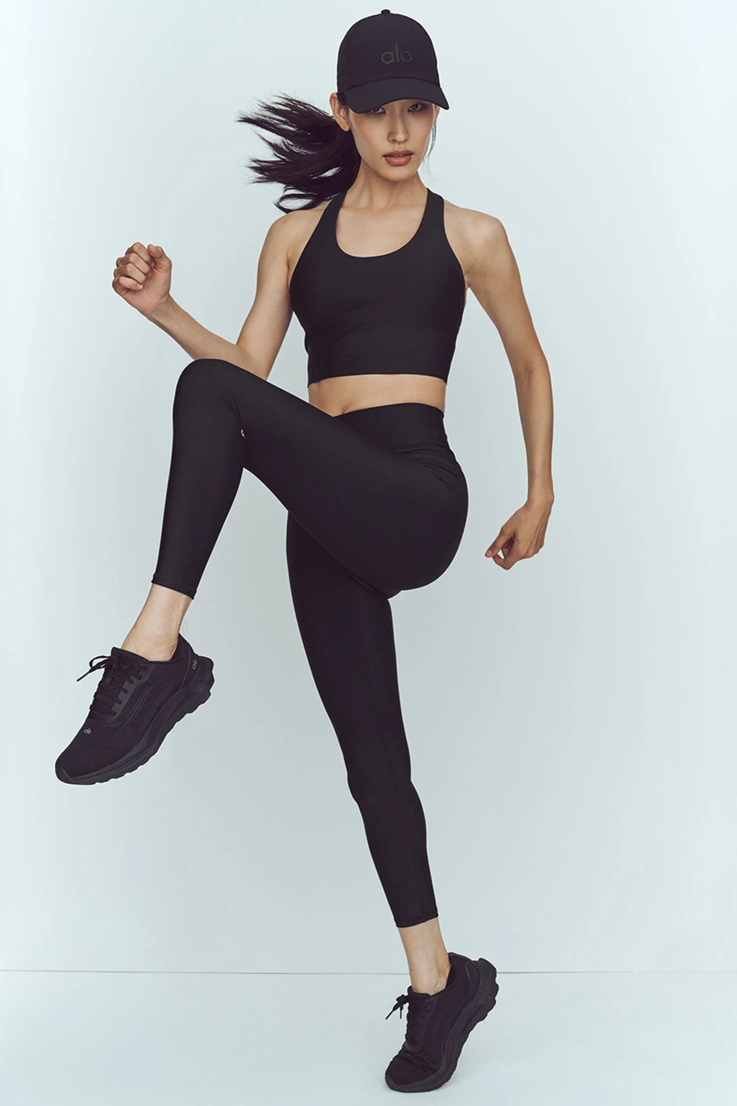 Alo Yoga vs Lululemon