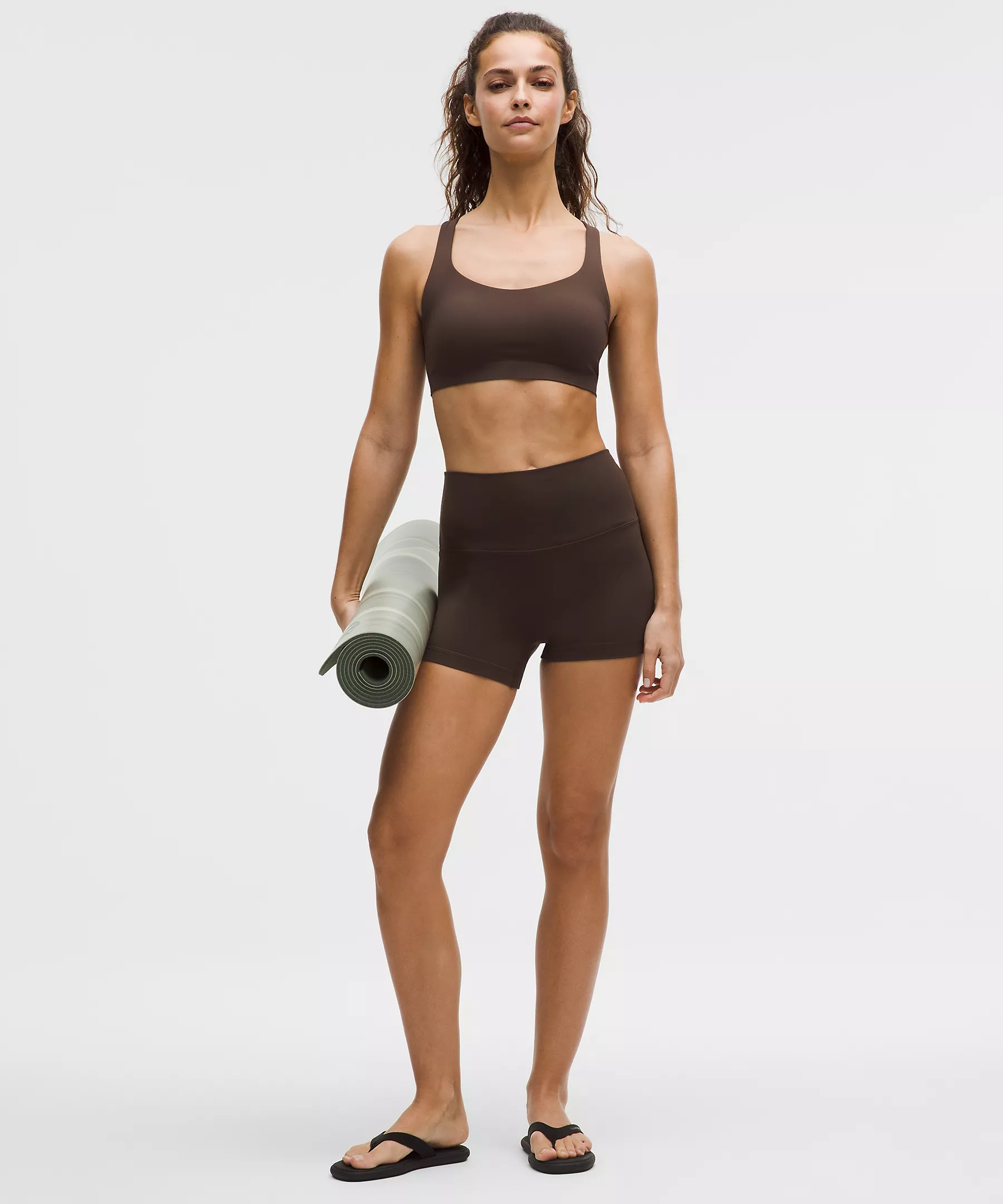 Alo Yoga vs Lululemon